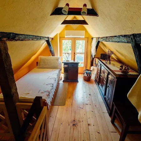 Kmecka Hisa Bahor Crnomelj