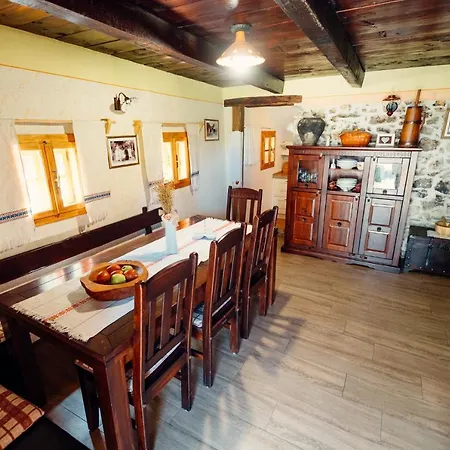 Kmecka Hisa Bahor Holiday home *