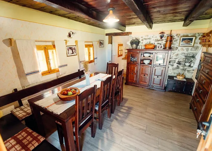 Kmecka Hisa Bahor Tatil Evi *