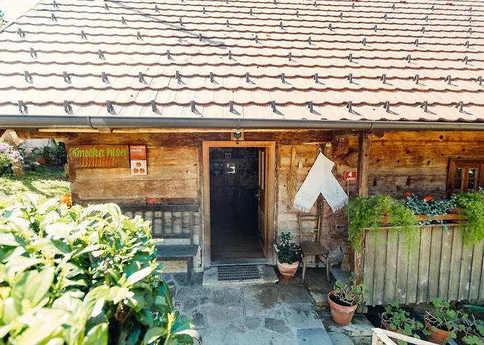 Kmecka Hisa Bahor * Crnomelj